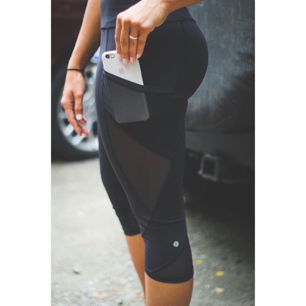 Lululemon Fast As Light Crop Black Full-On® Luxtreme 4 - Picture 3 of 13